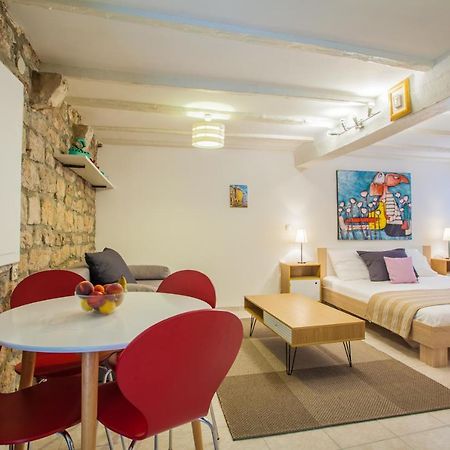 Honey Art Apartment Cres Esterno foto