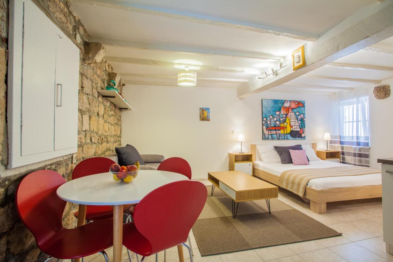 Honey Art Apartment Cres Esterno foto